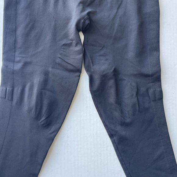 LULULEMON IN THE FLOW Sz 12 Black Crop Seamless Ribbed Textured Yoga Leggings - Picture 5 of 10